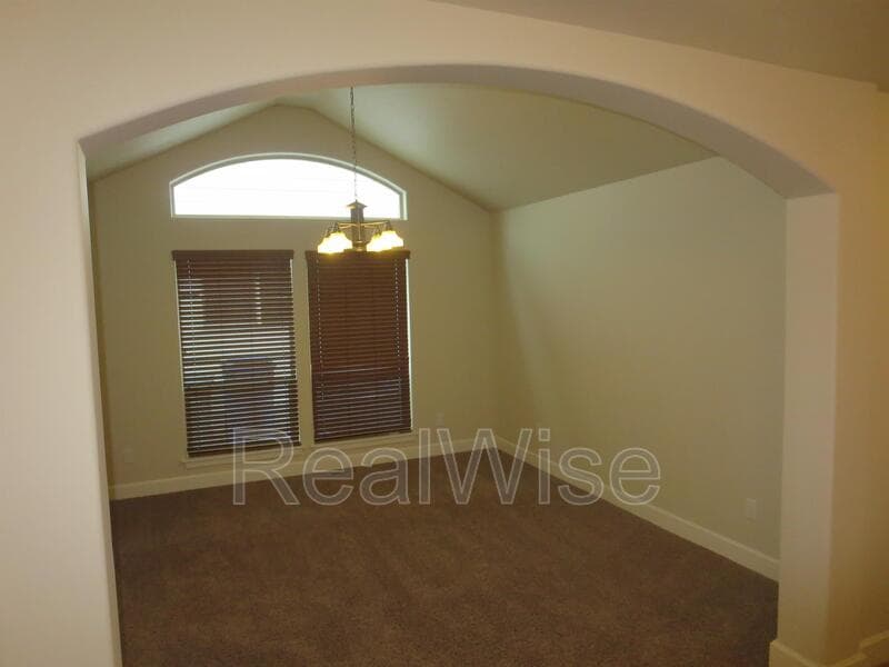 Bend House: 3006 NE Red Oak Dr