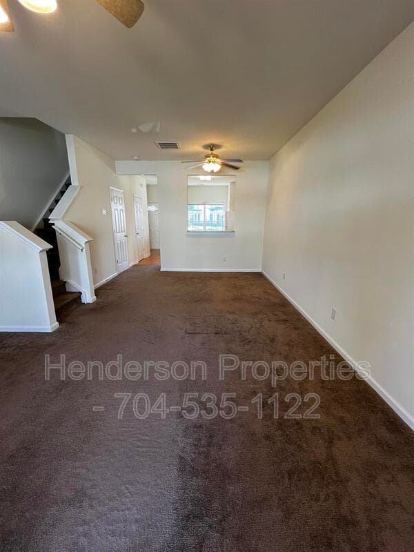 Pineville House: 10452 Stokeshill Court