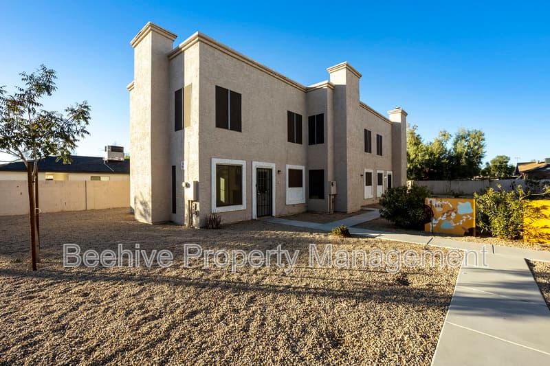 Phoenix House: 2732 E Culver St