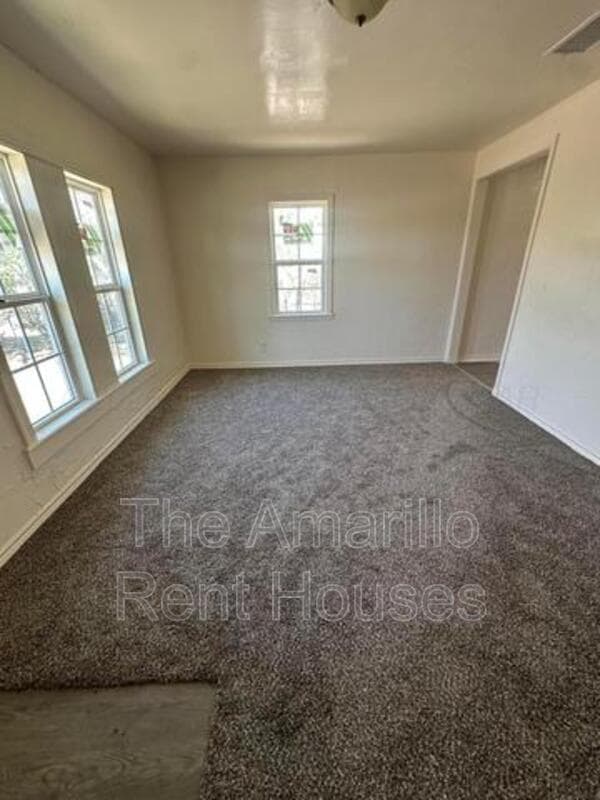 Amarillo House: 1636 N Nelson St