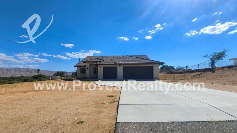 Hesperia House: 17907 Birch St