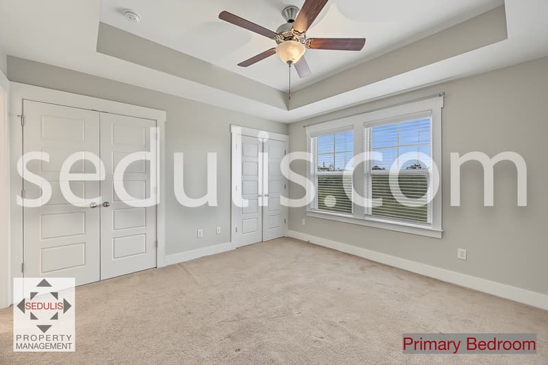 North Charleston House: 3923 Four Poles Park Drive