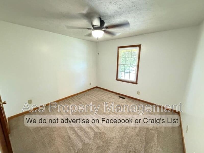 Fayetteville House: 7796 Adrian Drive
