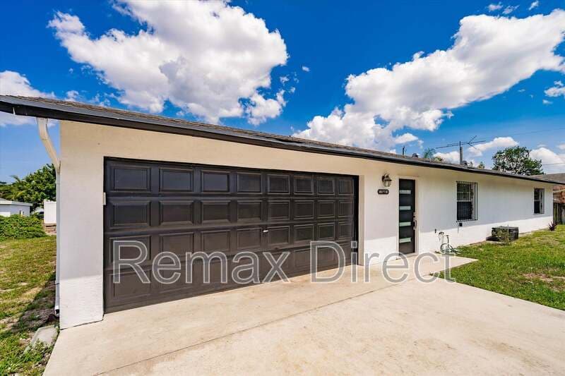 ROYAL PALM ESTATES House: 160 Marie Drive