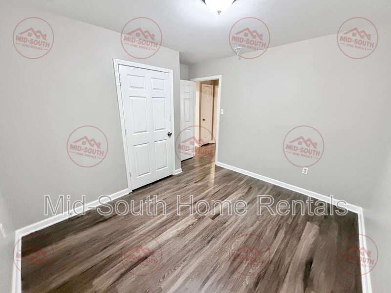 Memphis House: 3500 Hallbrook Street