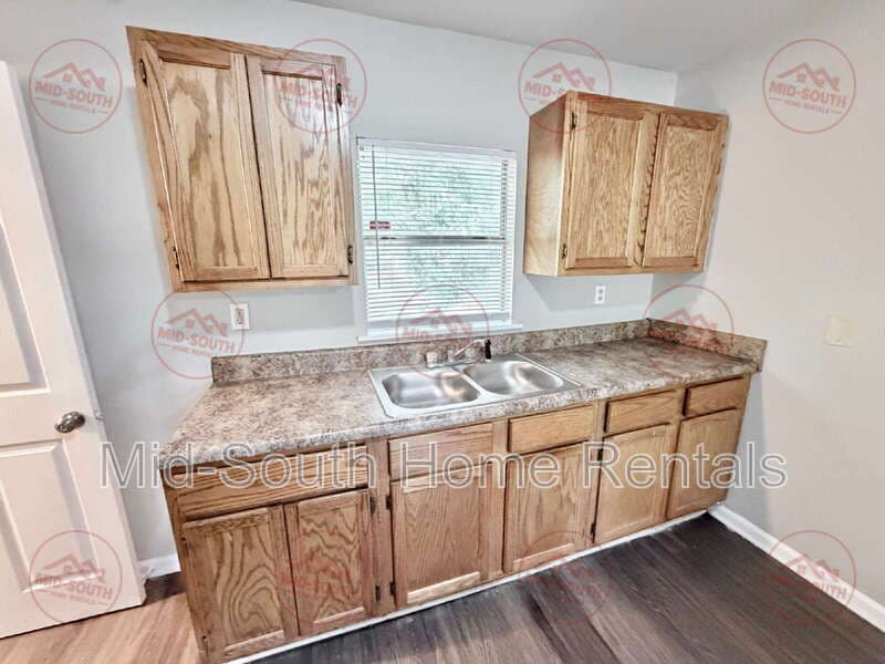 Memphis House: 3500 Hallbrook Street