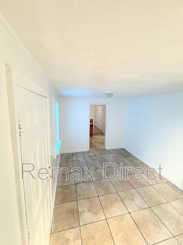 WEST PALM BEACH House: 804 Ridgewood Drive 2