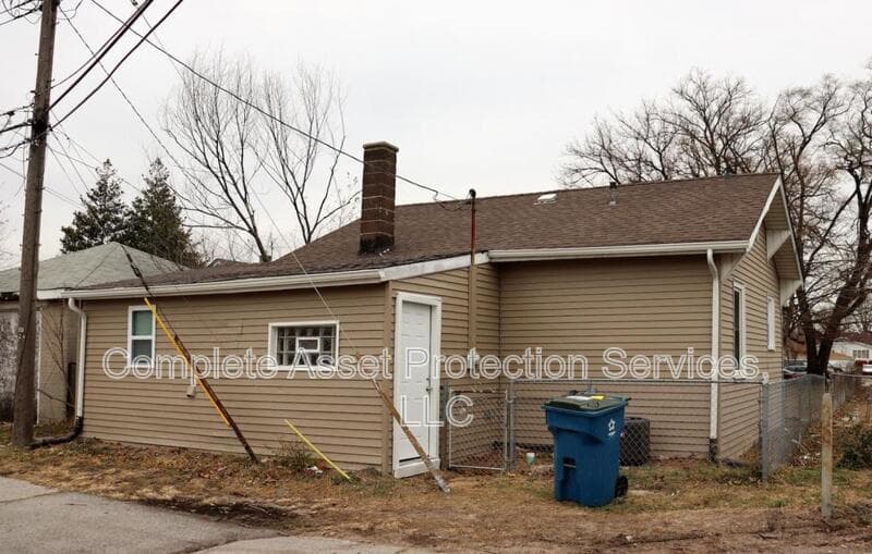 Hammond House: 2738 163rd Place