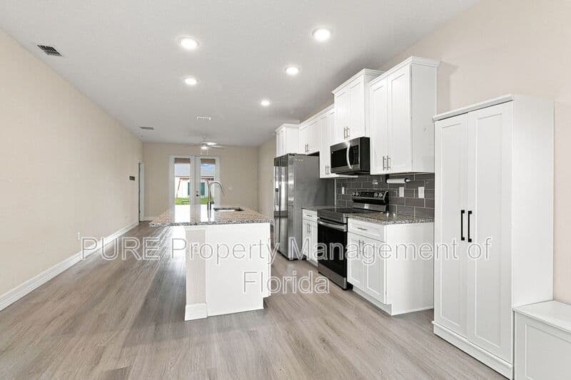 Ocala House: 13831 Sw 33rd Terr