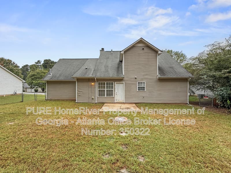 Hampton House: 10867 Knotty Pine Pl
