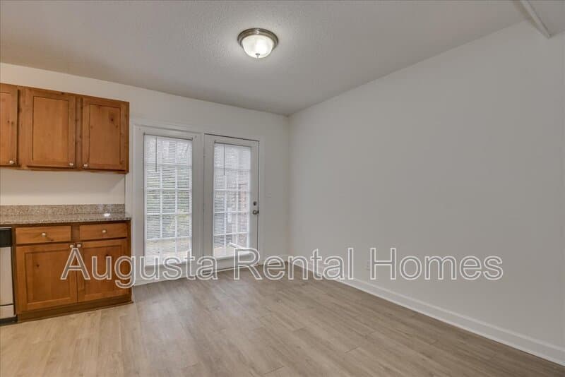Augusta Condo: 2905 Arrowhead Drive - E4