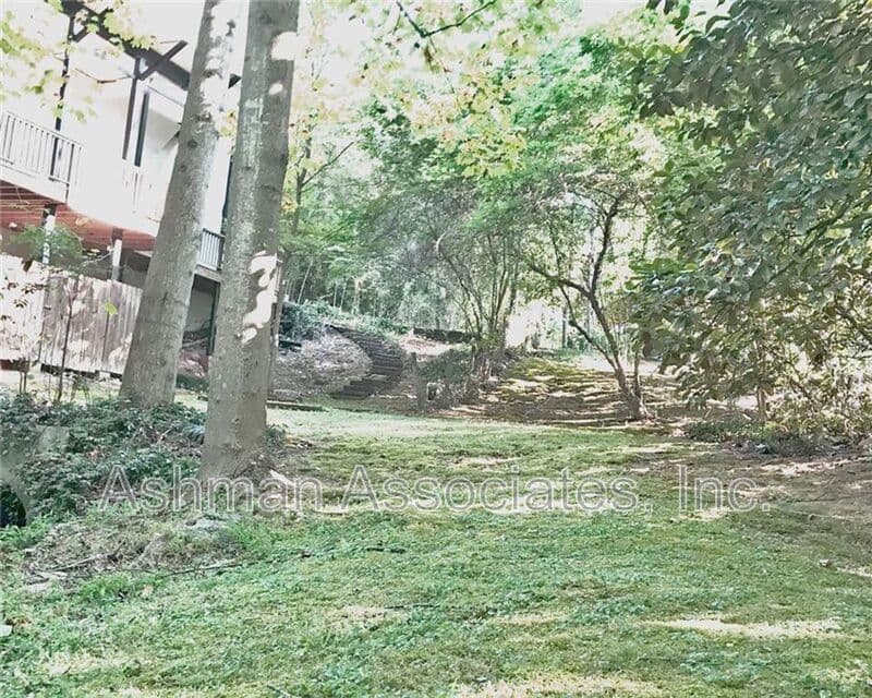 Atlanta House: 930 Manchester Place