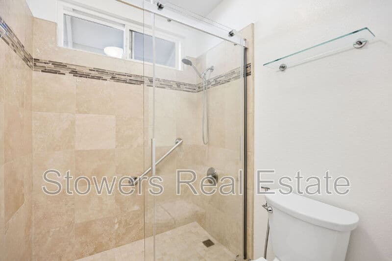 Pleasant Hill House: 26 Driftwood Court