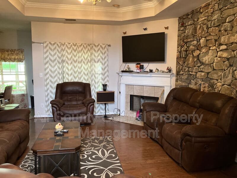 Bessemer House: 5140 CandleBrook Terrace