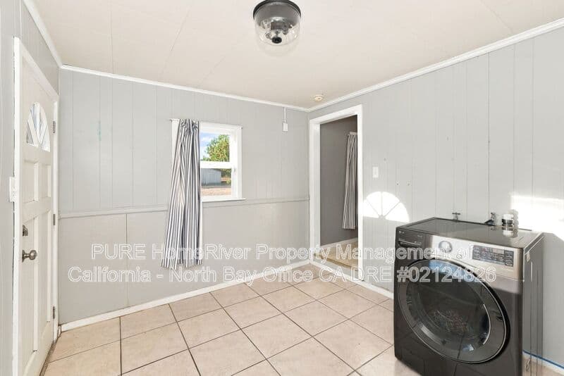 Sebastopol House: 325 Hutchins Ave