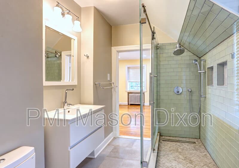 Baltimore House: 5304 Springlake Way