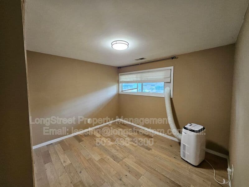 Portland House: 622 SE 137th Ave