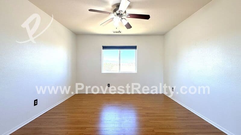 Hesperia House: 9172 Ocotillo Ave