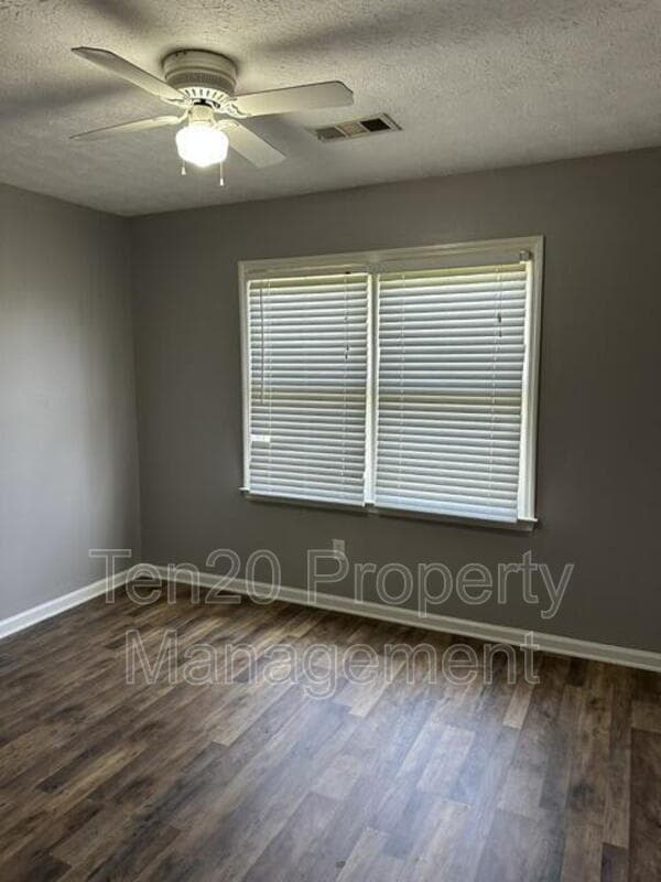 Columbus House: 7124 Vinings Court
