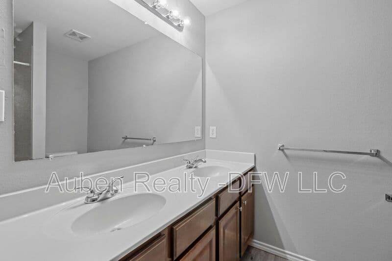 Princeton House: 931 Parkplace Ridge