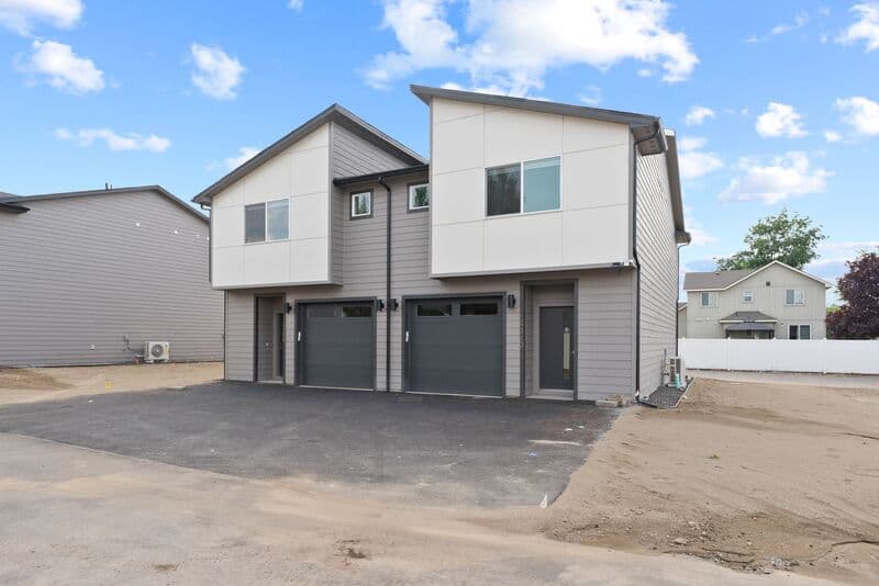 Spokane Valley Condo: 19304 East Sprague Avenue - 1