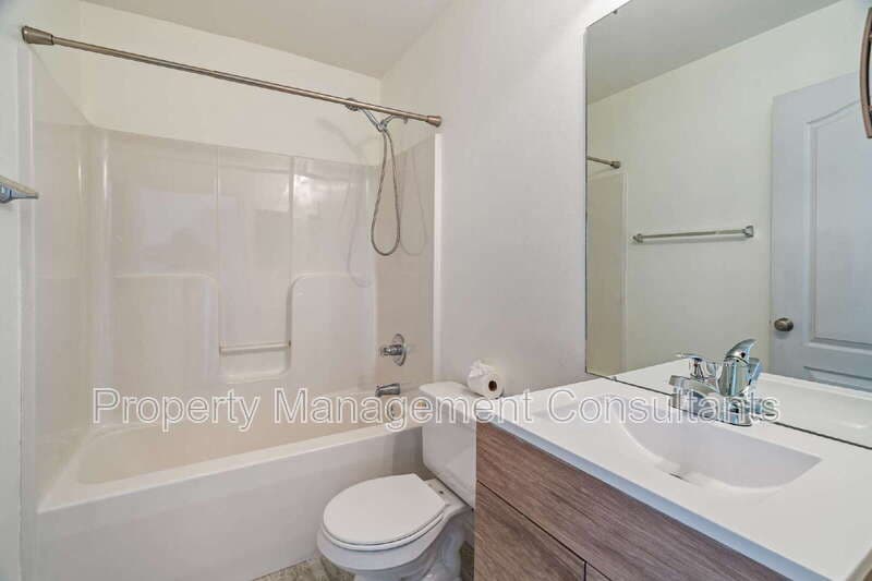 Madison House: 103 Acacia Trail Drive