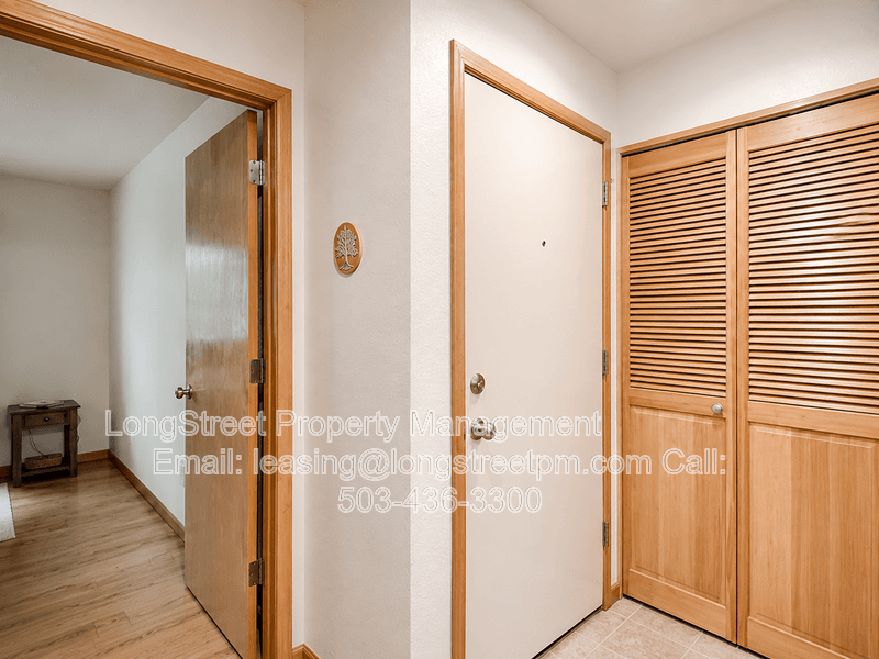 Portland Condo: 720 NW Naito Pkwy D22