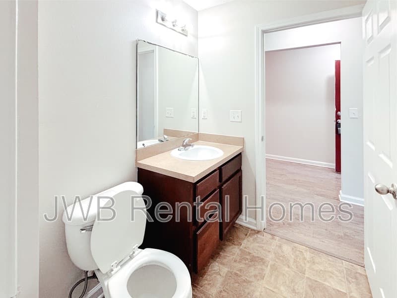 Jacksonville House: 2833 Circle St E