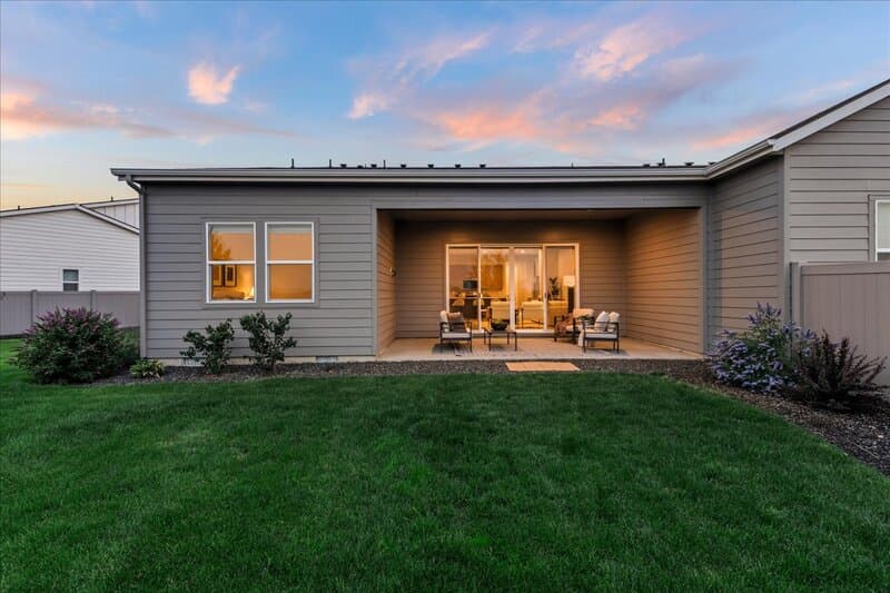 Star Townhome: 2218 North Leatherwood Avenue