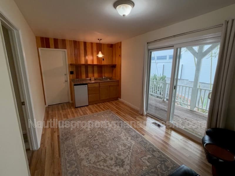 Santa Cruz House: 221 Blackpoint Lane