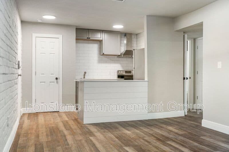 Tulsa House: 2618 E 8th Street