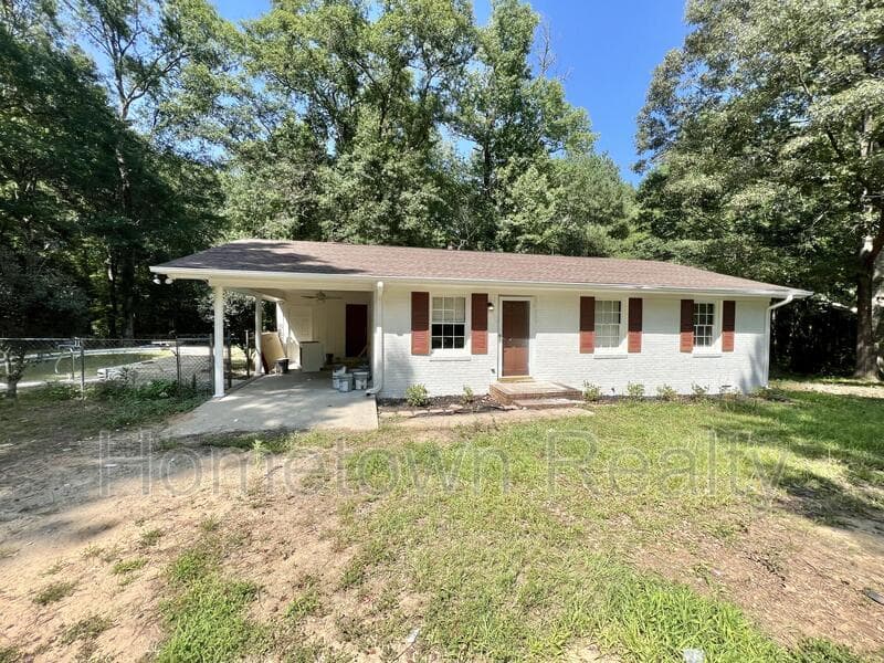 Locust Grove House: 2219 Old Jackson Road