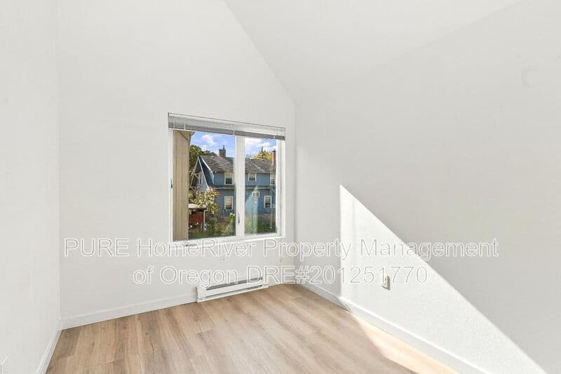 Portland Townhome: 5874 N Harvard St
