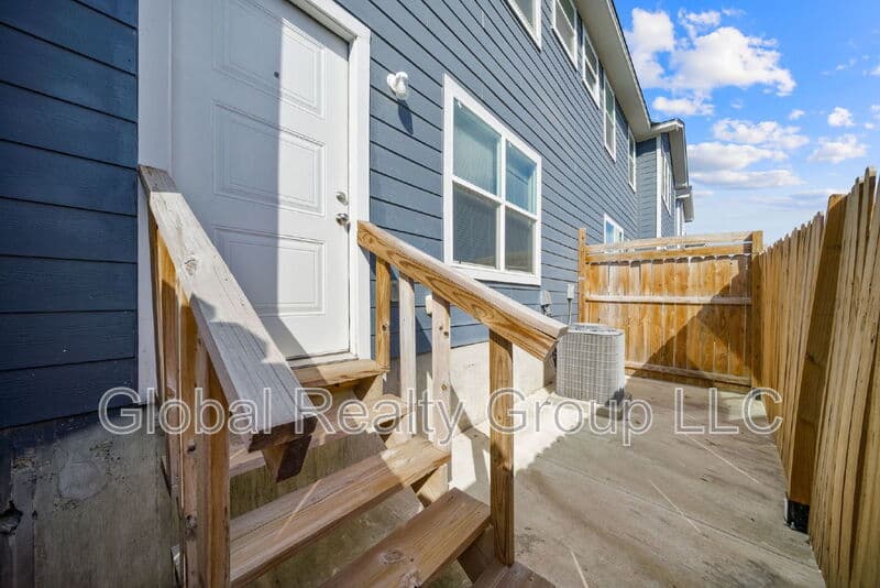 San Antonio Condo: 6914 Crestway Dr