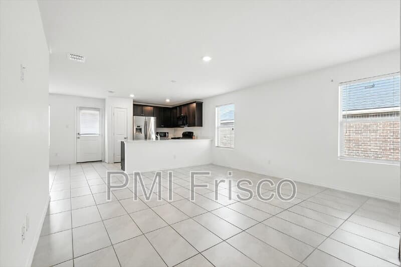 Hutchins House: 1653 Bluffview Dr
