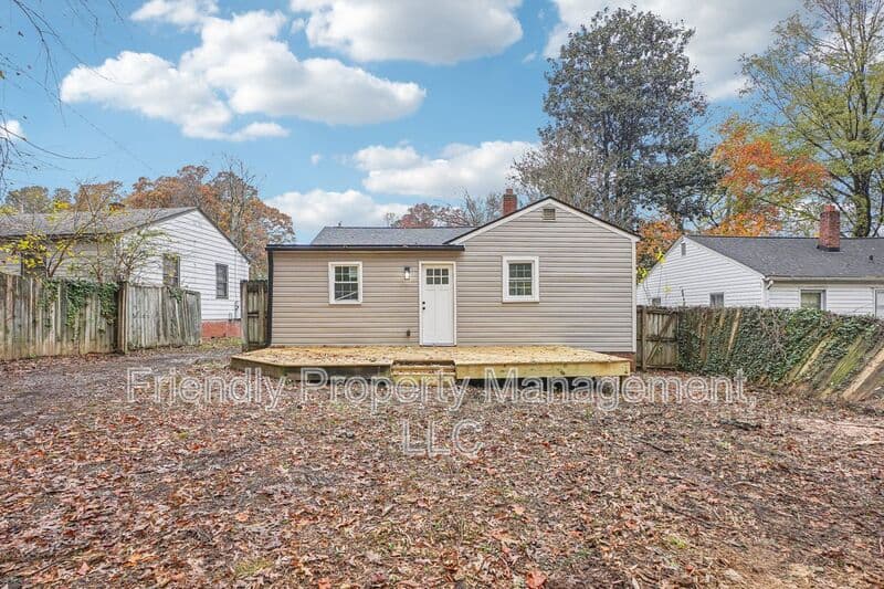 High Point House: 1004 Charlotte Ave