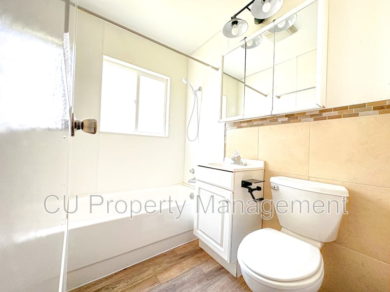 Champaign House: 910 Bellepark Drive