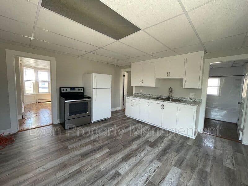 Westerly Condo: 5 Vose St