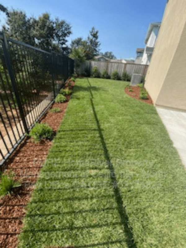 Santa Rosa House: 1581 Country Manor Drive