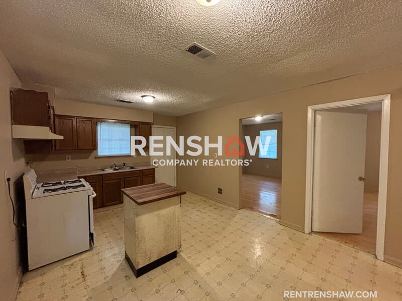 Memphis House: 3257 Garver Rd