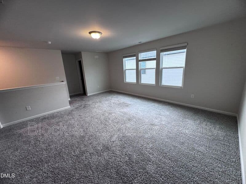 Fuquay Varina House: 129 Boone Lake Way