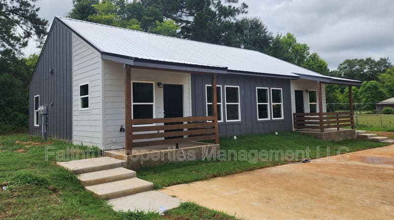 Troup Condo: 407 North Logan Lane - A