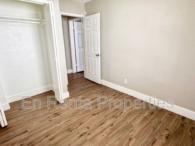 Ft Worth House: 716 W Broadus Ave.