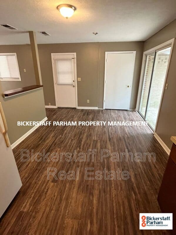 Columbus House: 751 Baxley Way