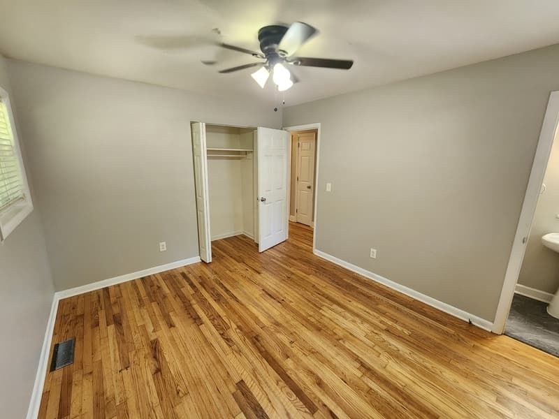 Norcross House: 829 East Glochester Place Northwest