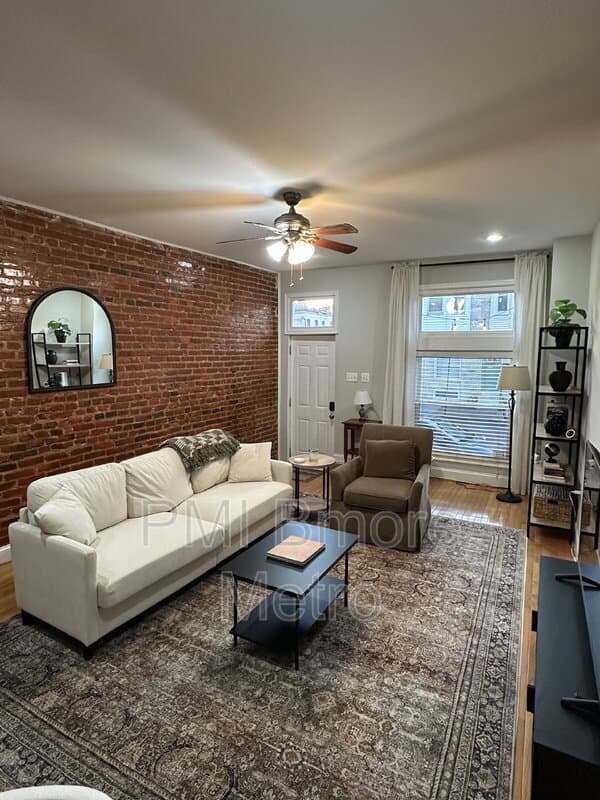 Baltimore Townhome: 37 S Ellwood Ave