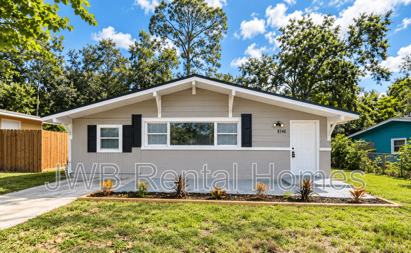 Jacksonville House: 8740 Free Ave