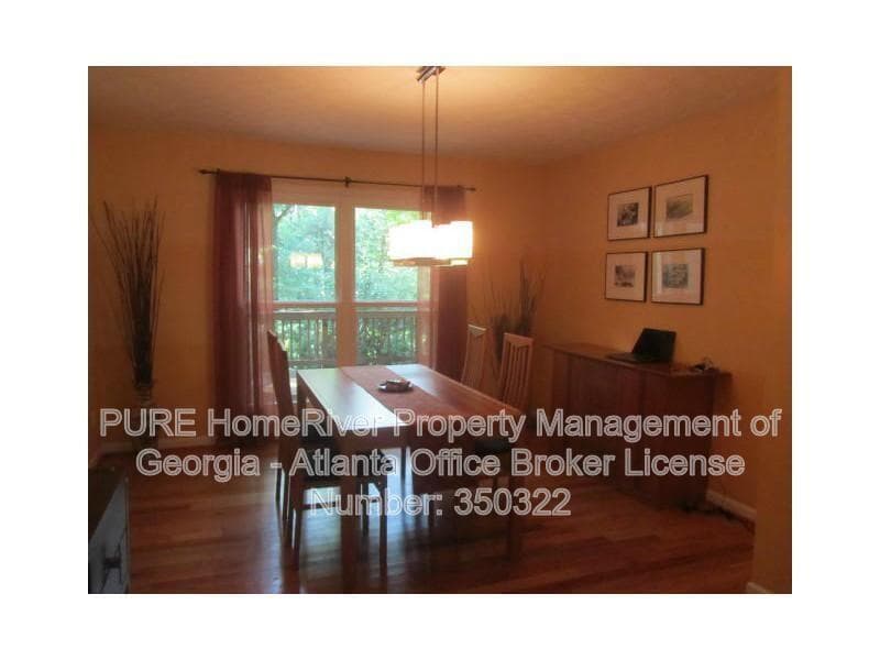 Roswell House: 9160 Martin Rd