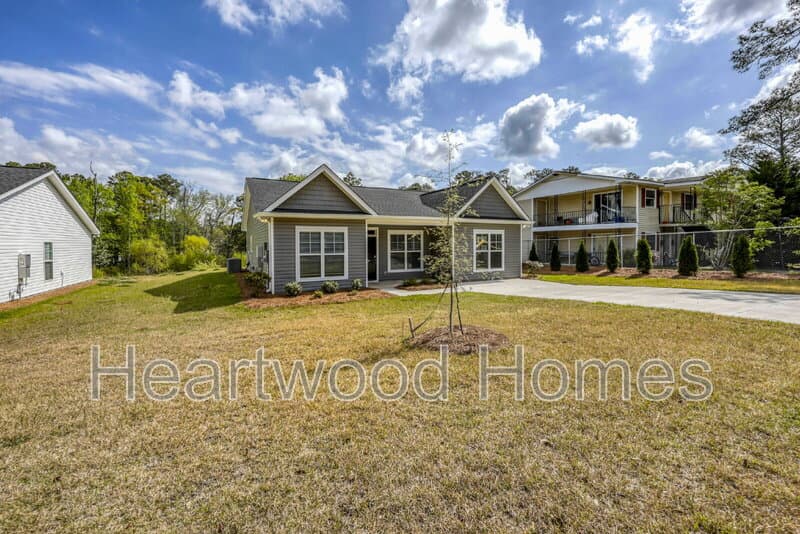 Columbia House: 6640 Satchel Ford Road