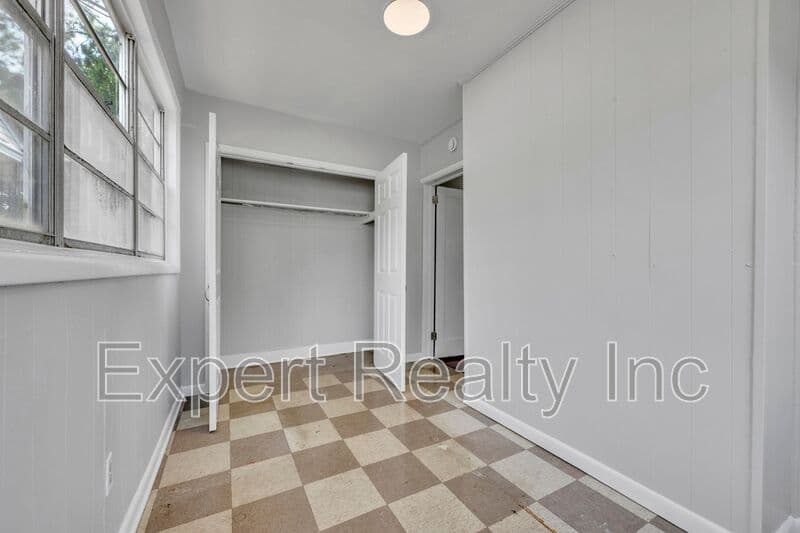 BIRMINGHAM House: 4807 TERRACE M
